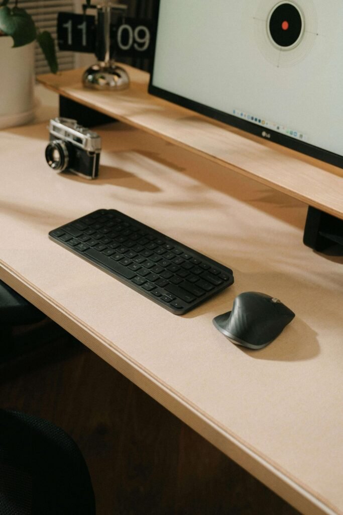 clavier souris diagonale scaled.jpg